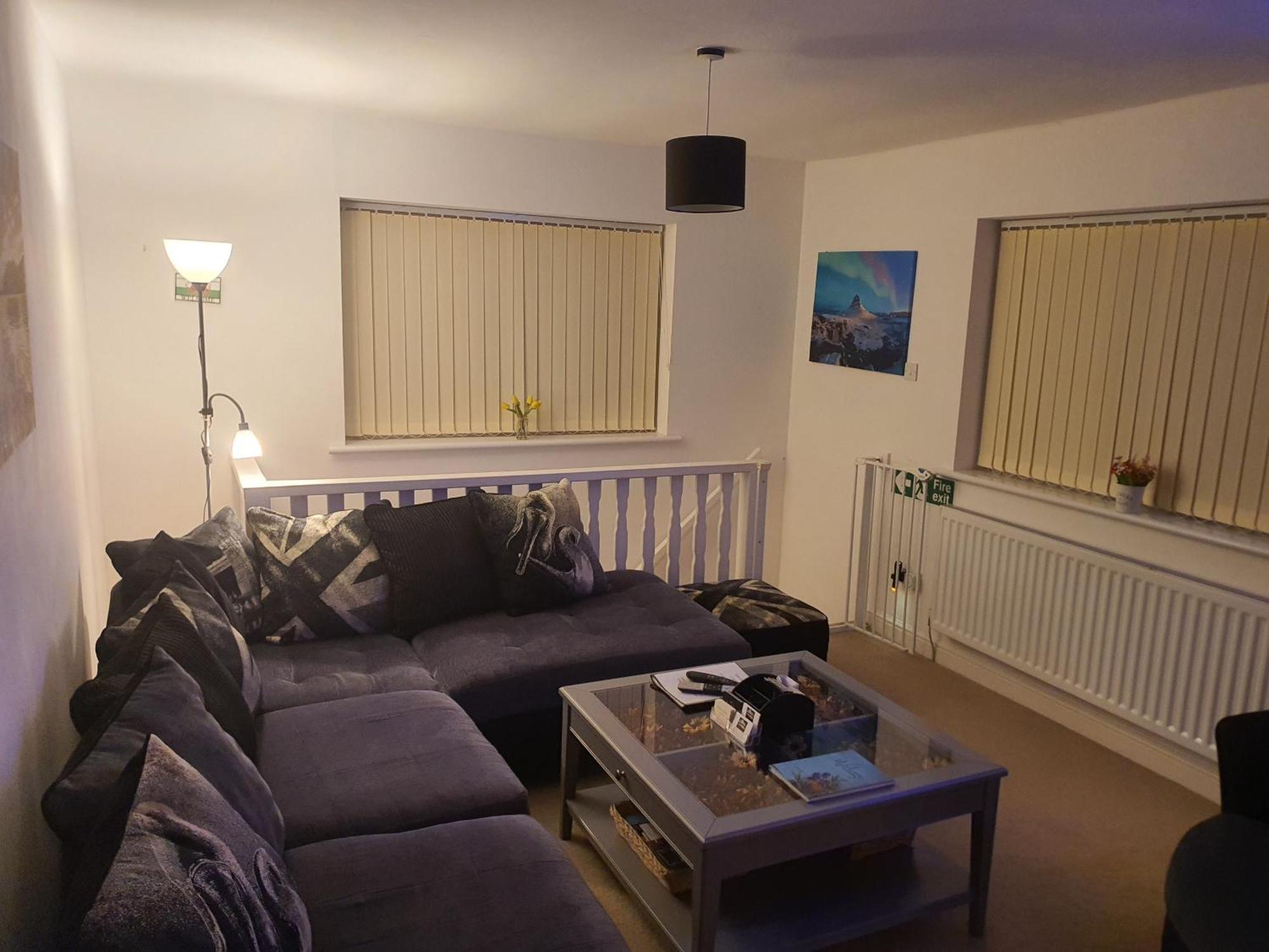 Idyllic 2 Bedroom Self-Contained Upsidedown Annexe 랜드린도드웰스 외부 사진